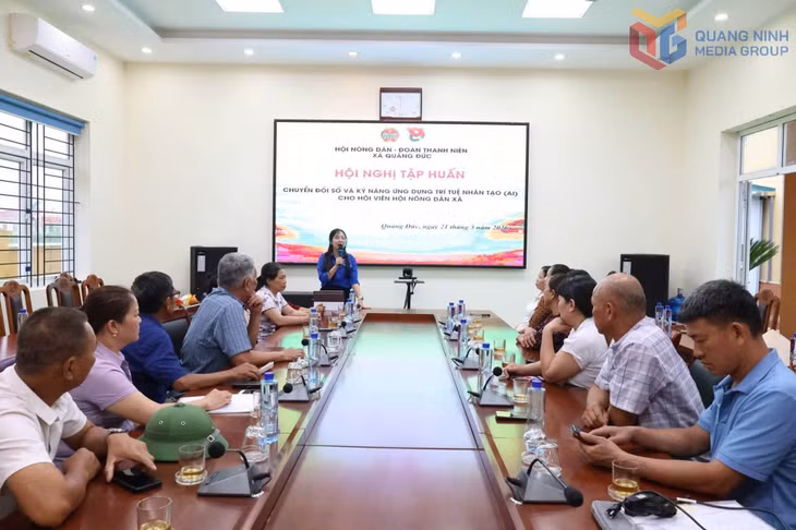 Đoàn TN xã Quảng Đức tổ chức hội nghị tập huấn “Chuyển đổi số và kỹ năng ứng dụng trí tuệ nhân tạo (AI)” cho hội viên Hội Nông dân trên địa bàn xã.
