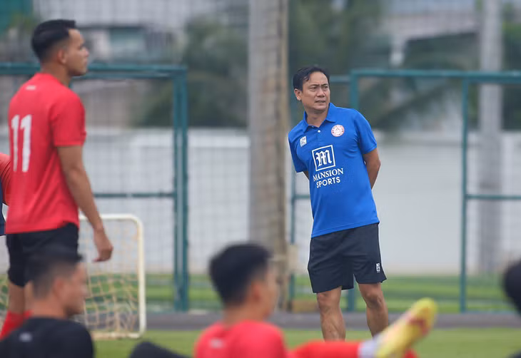 Huấn luyện viên Phùng Thanh Phương có nhiều kinh nghiệm dẫn dắt các đội V.League. Ảnh: Thanh Vũ