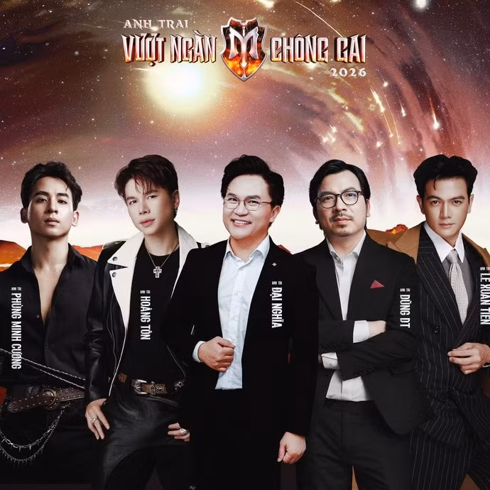 Năm anh trai đầu tiên thi Anh trai vượt ngàn chông gai mùa 2, từ trái qua gồm Phùng Minh Cương, Hoàng Tôn, Đại Nghĩa, "giáo sư Xoay", Lê Xuân Tiền - Ảnh: FBCT