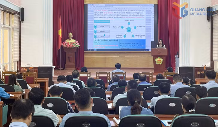 Cán bộ, công chức xã Ba Chẽ tham gia lớp tập huấn chuyên sâu về xây dựng, kiểm tra, rà soát văn bản quy phạm pháp luật; theo dõi thi hành pháp luật và xử lý vi phạm hành chính do Sở Tư pháp tổ chức năm 2025.