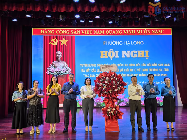 Ra mắt Câu lạc bộ chuyển đổi số khối MTTQ và các tổ chức chính trị - xã hội phường. 