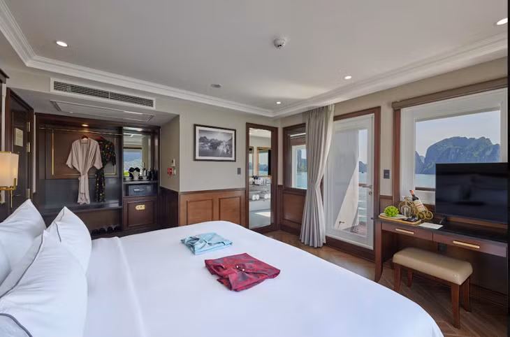 Tất cả phòng cabin đều có view biển với ban công riêng.