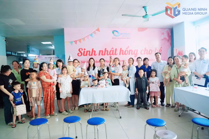 Bệnh viện Bãi Cháy tổ chức chương trình “Sinh nhật hồng cho bé” tại Khoa Nhi trong đầu tháng 5/2026.