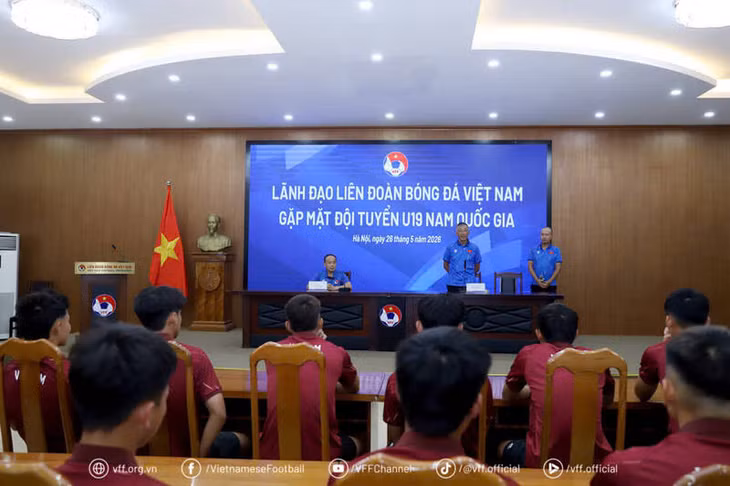 Ban huấn luyện U19 Việt Nam quyết tâm thi đấu tốt. Ảnh: VFF
