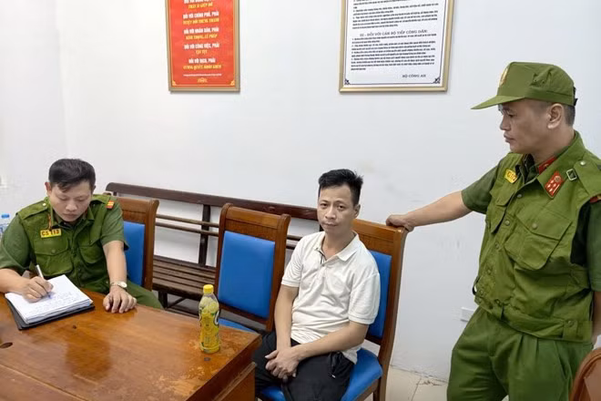 Nguyễn Đức Hiếu sử dụng súng bắn bi gây thương tích cho người dân. Ảnh: Công an TP Hà Nội