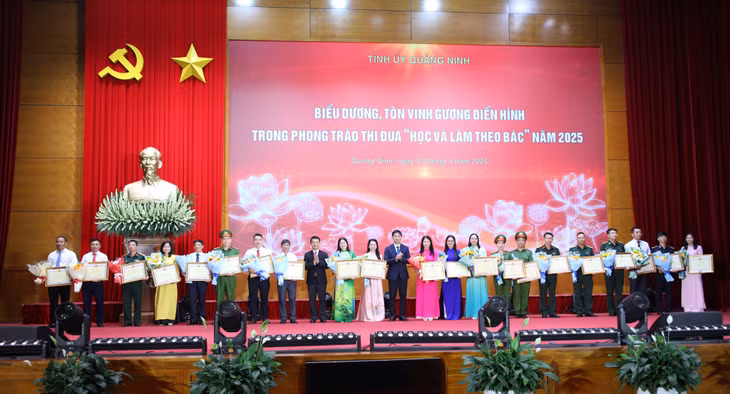 21 tập thể điển hình tiêu biểu trong phong trào thi đua “Học và làm theo Bác” năm 2025 vinh dự được nhận Bằng khen của UBND tỉnh.
