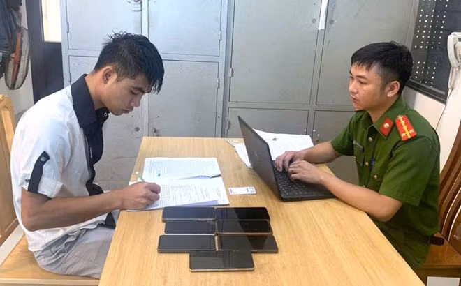 Đối tượng Sìn Văn Hành trộm điện thoại trong Khu công nghiệp Kim Bảng I, tỉnh Ninh Bình. Ảnh: Công an Ninh Bình