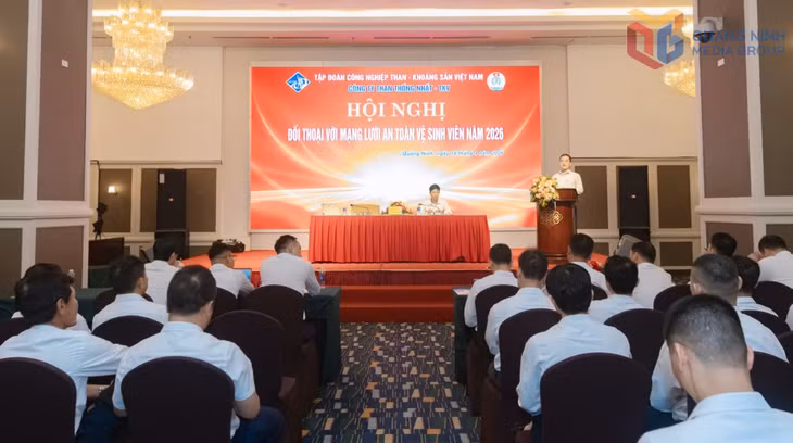 Công ty Than Thống Nhất - TKV tổ chức hội nghị đối thoại với mạng lưới an toàn vệ sinh viên năm 2026.