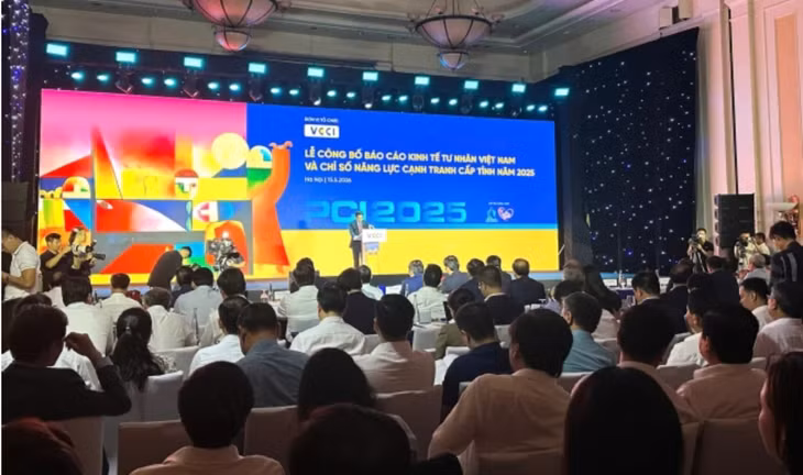 Quang cảnh lễ công bố.