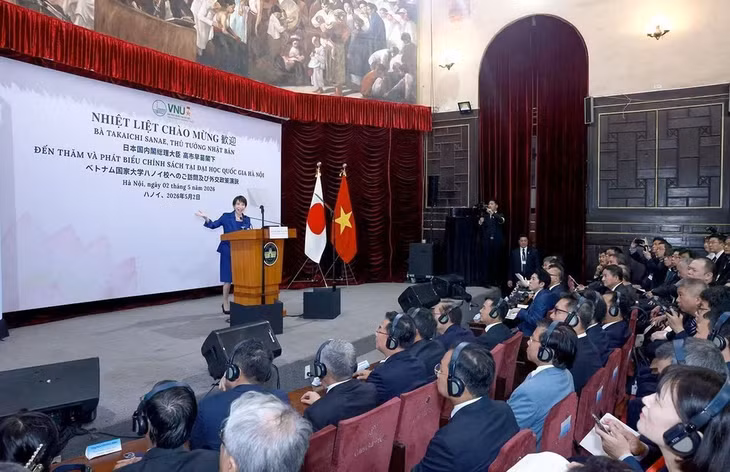 Thủ tướng Nhật Bản Takaichi Sanae phát biểu chính sách tại Đại học Quốc gia Hà Nội. (Ảnh: Tuấn Anh /TTXVN)