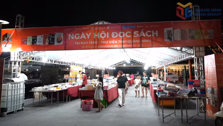  Không gian trưng bày, giới thiệu hơn 2.200 đầu sách thuộc nhiều lĩnh vực như lịch sử, văn hóa, văn học, kỹ năng sống, khởi nghiệp, kinh doanh và sách thiếu nhi…