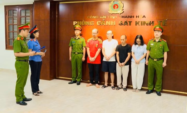 Cơ quan chức năng khởi tố 4 đối tượng trong đường dây buôn lậu. (Ảnh: C.A)