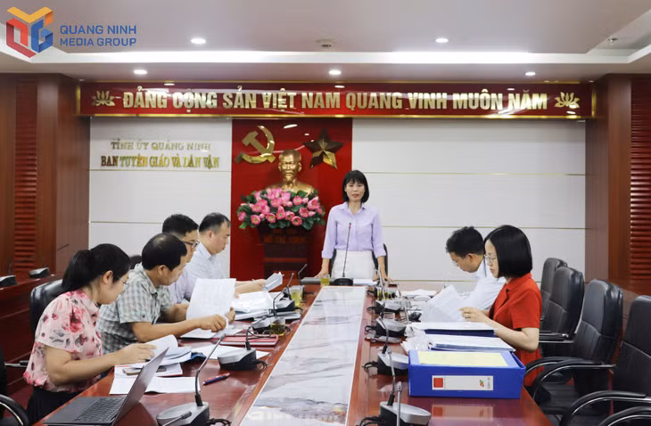 Lãnh đạo Ban Tuyên giáo và Dân vận Tỉnh uỷ phát biểu tại buổi làm việc.