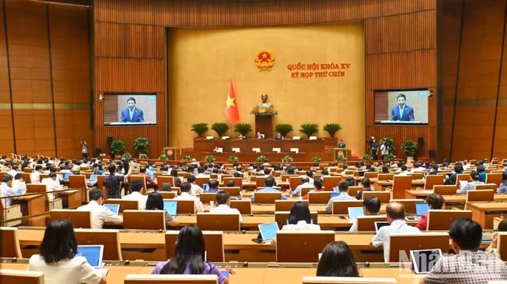 Quang cảnh phiên họp. (Ảnh: BÙI GIANG)