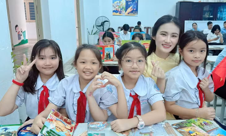 Quá trình thực hiện dự án nhân ái của Ý Nhi.