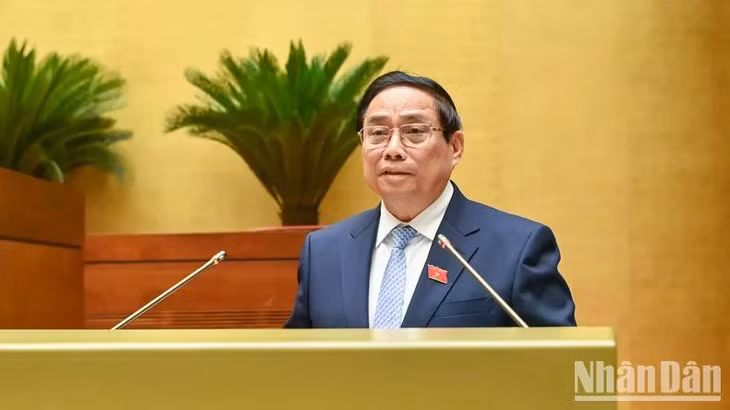 Thủ tướng Chính phủ Phạm Minh Chính trình bày báo cáo.
