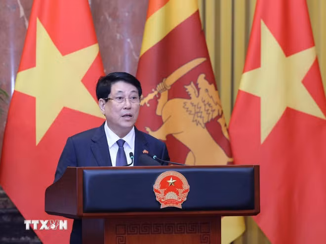 Chủ tịch nước Lương Cường phát biểu tại cuộc gặp gỡ báo chí. (Ảnh: Lâm Khánh/TTXVN)