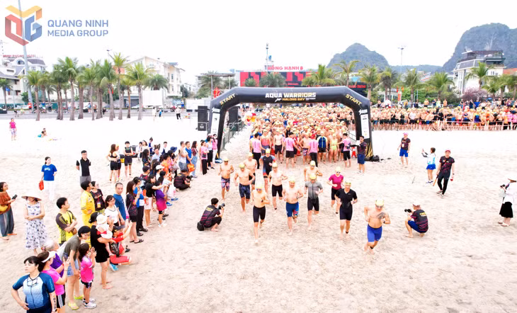 Bãi tắm Hòn Gai bên bờ di sản Vịnh Hạ Long là địa điểm được nhiều đơn vị tổ chức các hoạt động, sự kiện thể thao cho VĐV, du khách.