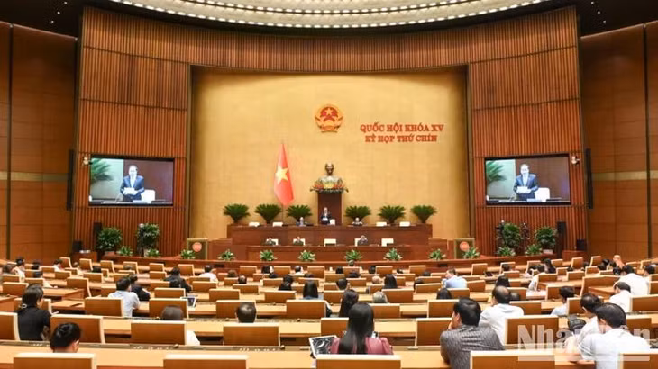 Toàn cảnh phiên họp. (Ảnh: BÙI GIANG)