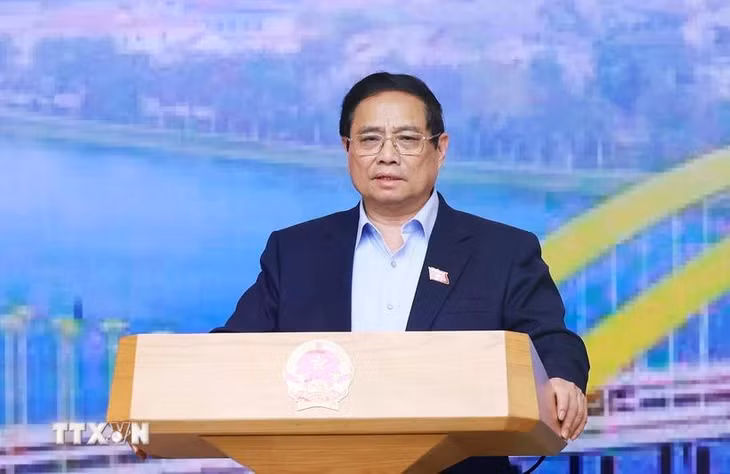 Thủ tướng Phạm Minh Chính chủ trì Phiên họp thứ 17 của Ban Chỉ đạo nhà nước các công trình, dự án quan trọng quốc gia, trọng điểm của ngành giao thông vận tải. (Ảnh: Dương Giang/TTXVN)