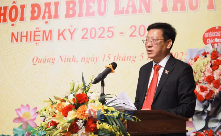 Đồng chí Nguyễn Việt Dũng, Bí thư Đảng ủy, Giám đốc Sở VH,TT và DL đọc báo cáo chính trị trình tại Đại hội.