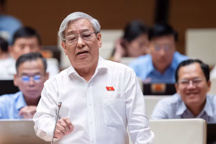 ĐBQH Lê Xuân Thân (Khánh Hòa) phát biểu. Ảnh: Phạm Thắng