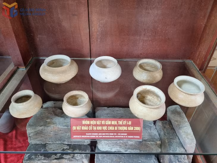 Các hiện vật bằng gốm men có niên đại thế kỷ I-III tại Yên Tử.