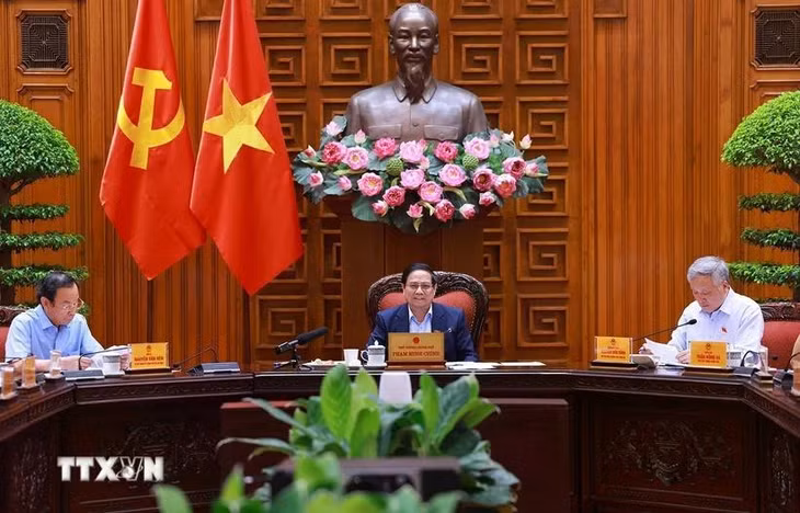 Thủ tướng Phạm Minh Chính chủ trì cuộc họp Thường trực Chính phủ về trung tâm tài chính quốc tế tại Thành phố Hồ Chí Minh và Đà Nẵng. (Ảnh: Dương Giang/TTXVN)