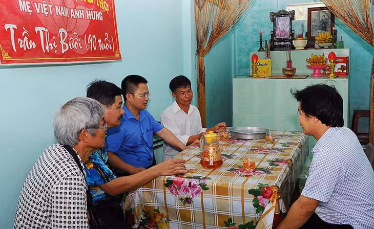 Trò chuyện với người con trai của Mẹ Trần Thị Bưởi.