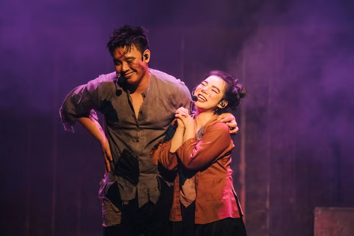Đông Hùng và Hoàng Thái Phương, con gái NSƯT Thanh Thanh Hiền hoá thân thành Chí Phèo - Thị Nở.
