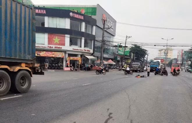 Hiện trường vụ tai nạn giao thông khiến người phụ nữ thiệt mạng. Ảnh: Hàn Nguyên