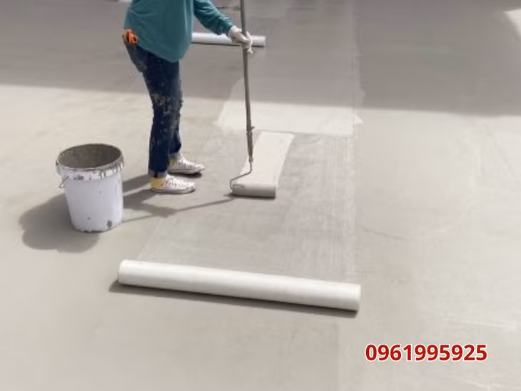 Chống thấm mạnh mẽ, bám chắc bề mặt