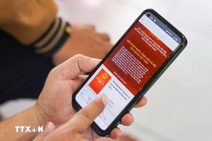 Giao diện màn hình đóng góp ý kiến sửa đổi Hiến pháp trên ứng dụng VneID. (Ảnh: TTXVN phát)