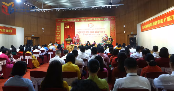 Tham dự Đại hội có 120 đại biểu đảng viên, đại diện cho 252 đảng viên toàn Đảng bộ.