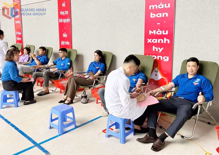 Đông đảo ĐVTN huyện Tiên Yên tham gia chương trình Hiến máu tình nguyện đợt 1 năm 2025, thể hiện tinh thần “Một giọt máu cho đi – Một cuộc đời ở lại”.