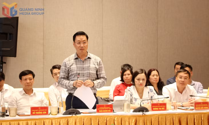 Đại biểu tham dự hội nghị phát biểu.