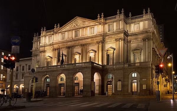 Nhà hát La Scala trở thành điểm đến yêu thích cho du khách tại "kinh đô nghệ thuật" Milan.