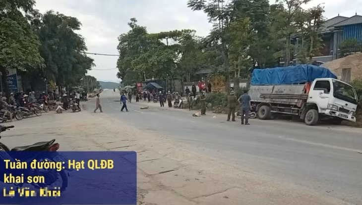 Lực lượng chức năng và cơ quan quản lý đường bộ có mặt để đảm bảo an toàn giao thông (Ảnh: LVK)