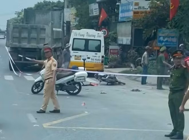 Hiện trường vụ tai nạn giao thông khiến 2 bà cháu ở Ninh Bình tử vong. Ảnh: Nguyễn Trường