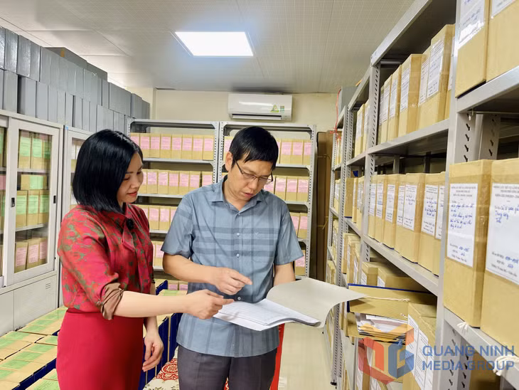 Các cơ quan, đơn vị của Thành uỷ Uông Bí hiện đã thực hiện chỉnh lý xong 75m giá tài liệu từ giữa nhiệm kỳ 2020-2025 trở về trước.