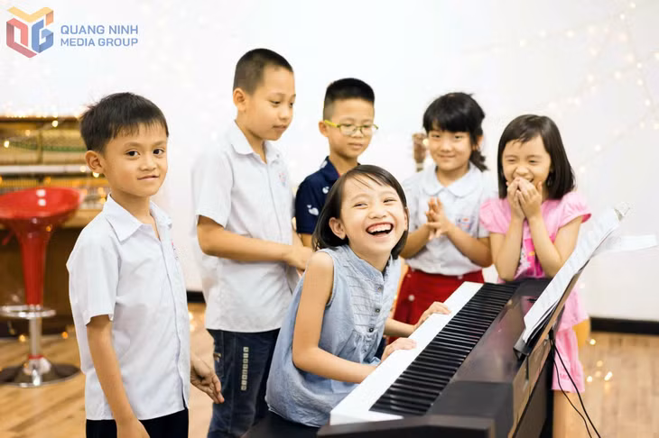 Con trẻ cần được quan tâm, có không gian vui chơi bổ ích.
