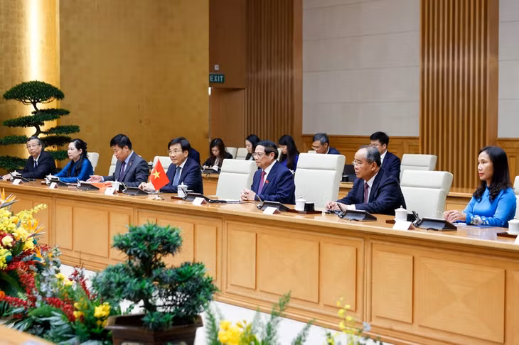 Thủ tướng Phạm Minh Chính chia sẻ những định hướng chiến lược lớn, mục tiêu, giải pháp, bài học kinh nghiệm của Việt Nam trong phát triển kinh tế, đổi mới mô hình tăng trưởng... - Ảnh: VGP/Nhật Bắc