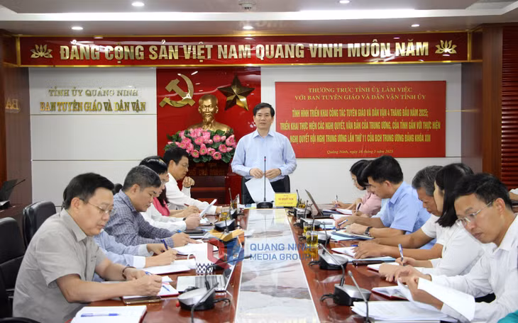 Đồng chí Vũ Quyết Tiến, Phó Bí thư Tỉnh ủy, chủ trì buổi làm việc.