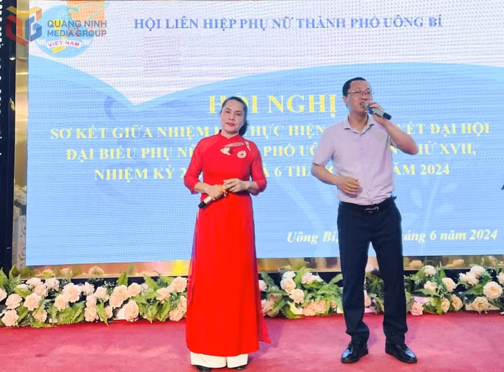 Chị Bích tích cực tham gia các hoạt động văn hóa văn nghệ của địa phương