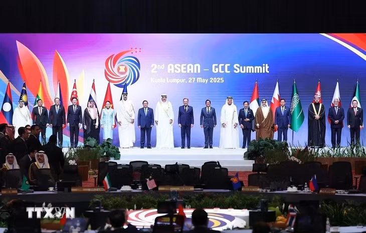 Thủ tướng Phạm Minh Chính cùng lãnh đạo các nước ASEAN và GCC tại Hội nghị Cấp cao ASEAN-GCC lần thứ hai. (Ảnh: Dương Giang/TTXVN)