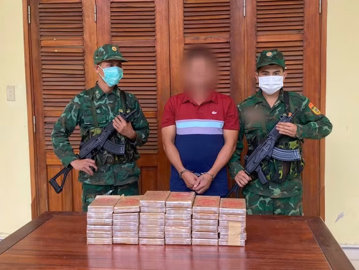 Triệt phá đường dây ma túy xuyên biên giới, thu giữ 38 bánh heroin ở Quảng Nam ảnh 1