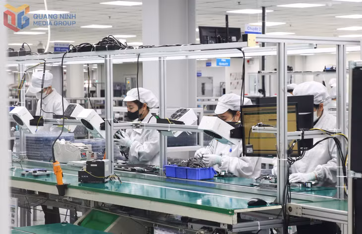 Sản xuất linh kiện điện tử tại Công ty TNHH Bumjin Electronics Vina, KCN Đông Mai, TX Quảng Yên.