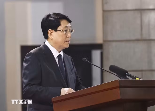 Ủy viên Bộ Chính trị, Chủ tịch nước Lương Cường, Trưởng Ban Lễ tang đọc Lời điếu. (Ảnh: TTXVN)