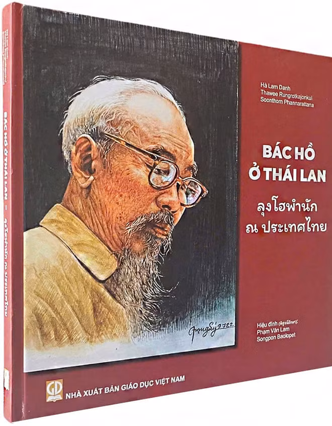 Cuốn sách Bác Hồ ở Thái Lan không chỉ là tài liệu quý báu mà còn thể hiện tình cảm thiêng liêng, sự tri ân của cộng đồng người Việt tại Thái Lan đối với Chủ tịch Hồ Chí Minh. (Ảnh: PV/Vietnam+)