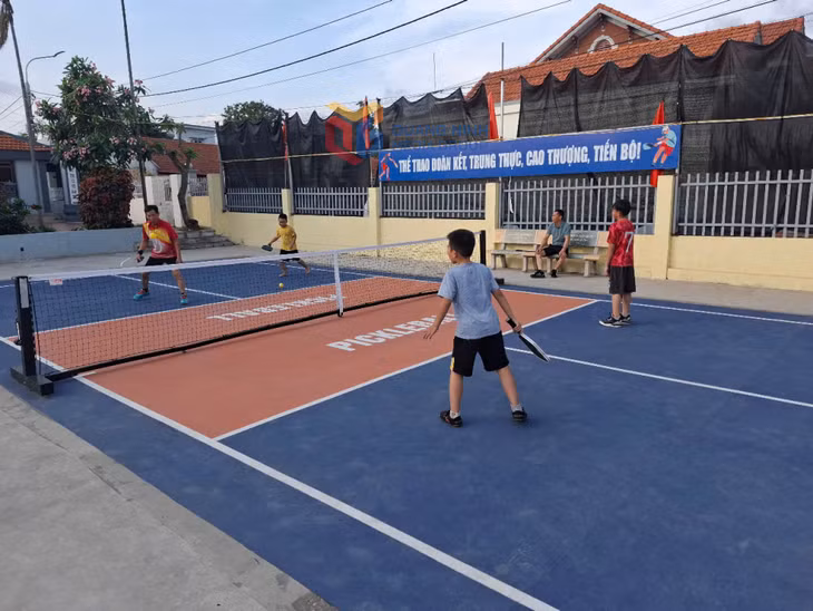 Sân chơi thể thao tại khu Bình Lục Hạ (phường Hồng Phong, TP Đông Triều)